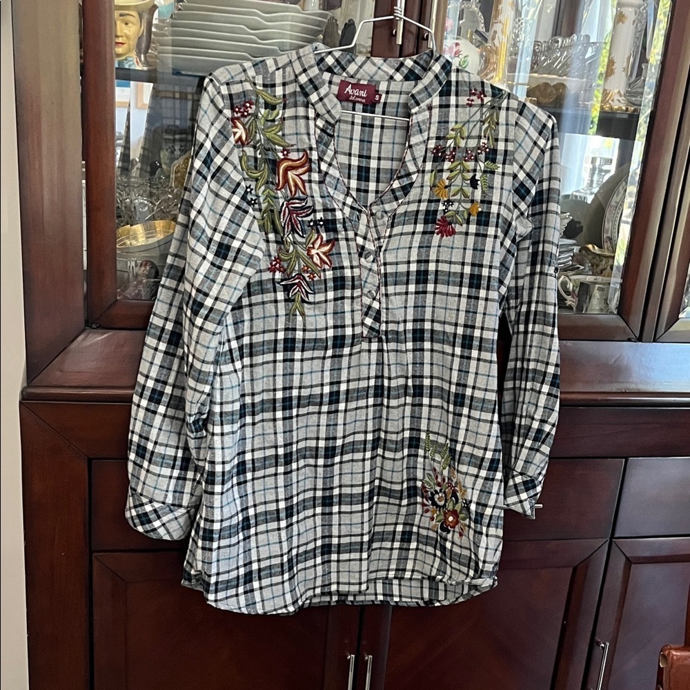 Avenue Gray and Black Plaid Shirt with Blue Highlights